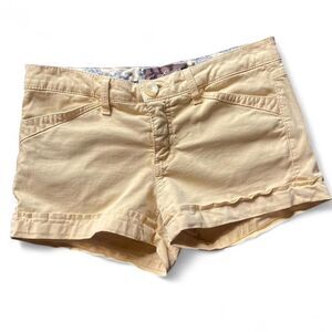 Y2k 00s pale yellow shorts.